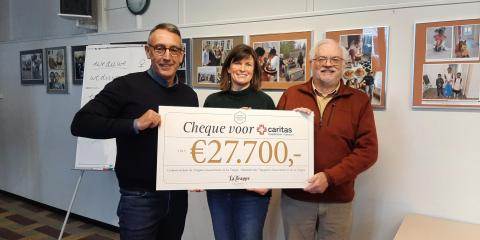 Caritas ontvangt cheque van La Trappe